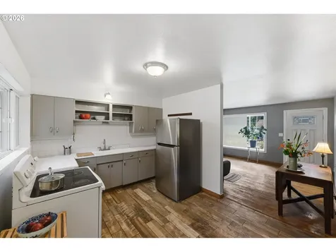 1729 Cottonwood Avenue Coos Bay OR 97420