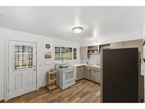 1729 Cottonwood Avenue Coos Bay OR 97420