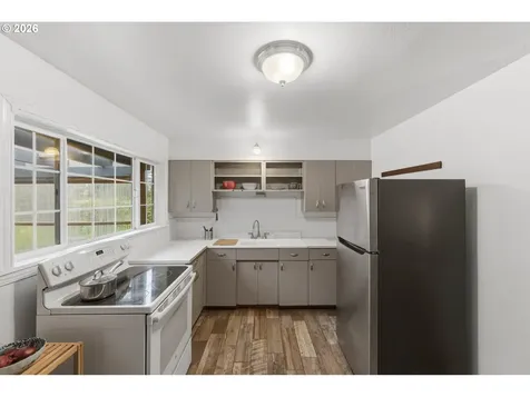 1729 Cottonwood Avenue Coos Bay OR 97420