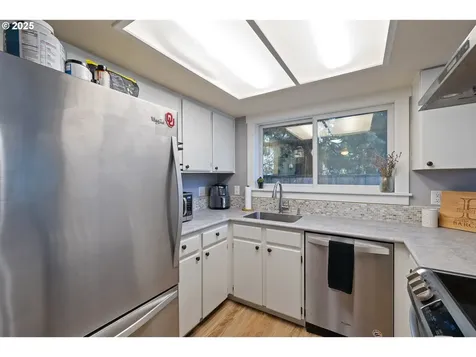 8583 SW Dakota Court Tualatin OR 97062