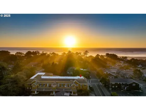 123 S Hemlock Street Cannon Beach OR 97110