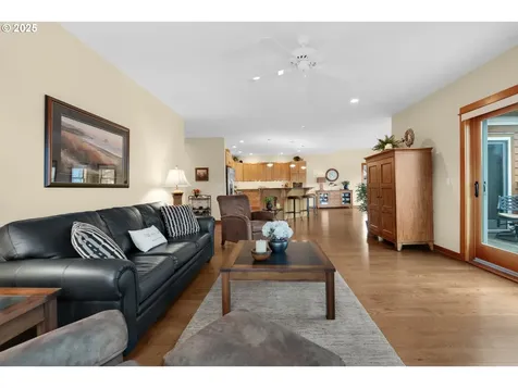 123 S Hemlock Street Cannon Beach OR 97110