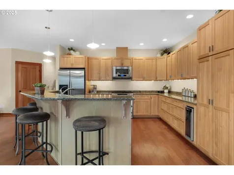 123 S Hemlock Street Cannon Beach OR 97110