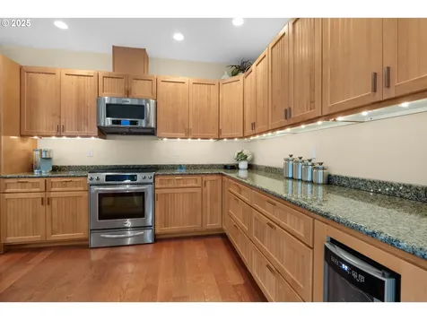 123 S Hemlock Street Cannon Beach OR 97110