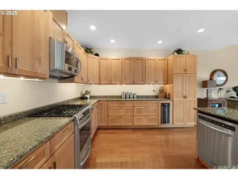 123 S Hemlock Street Cannon Beach OR 97110
