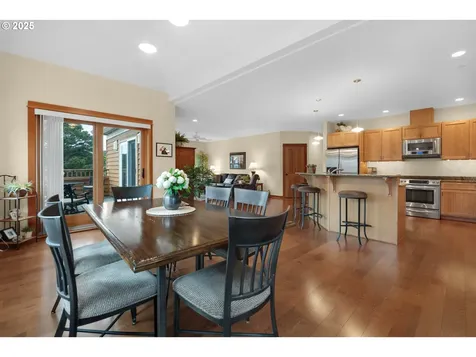123 S Hemlock Street Cannon Beach OR 97110