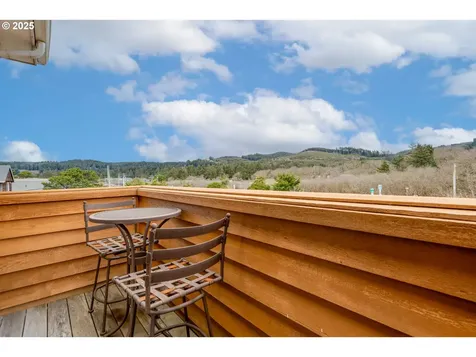 123 S Hemlock Street Cannon Beach OR 97110