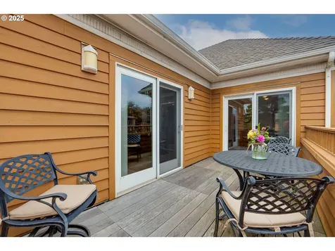 123 S Hemlock Street Cannon Beach OR 97110