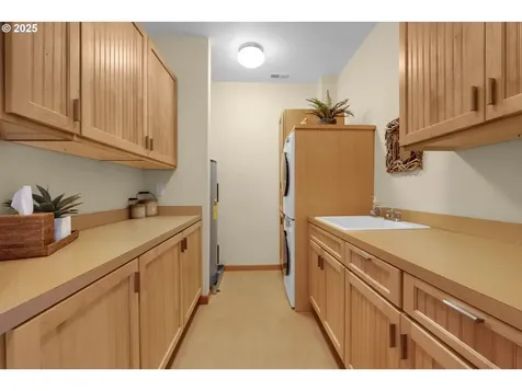 123 S Hemlock Street Cannon Beach OR 97110