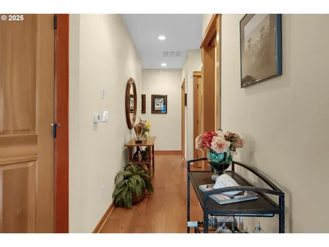 123 S Hemlock Street Cannon Beach OR 97110