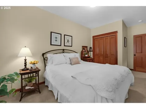123 S Hemlock Street Cannon Beach OR 97110