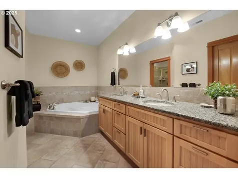 123 S Hemlock Street Cannon Beach OR 97110