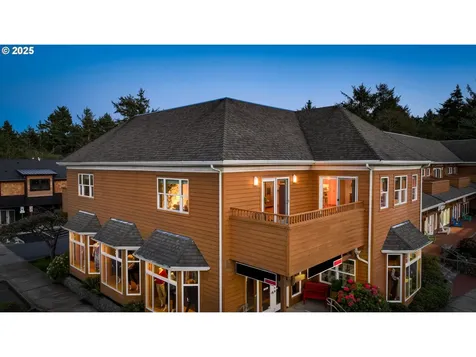 123 S Hemlock Street Cannon Beach OR 97110