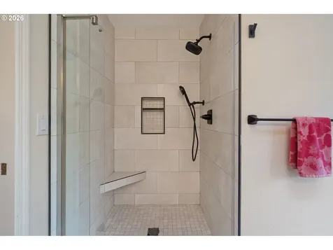 3327 SW Arnold Heights Terrace Portland OR 97219