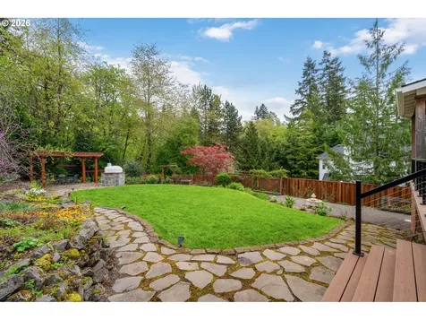 3327 SW Arnold Heights Terrace Portland OR 97219