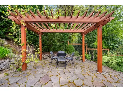 3327 SW Arnold Heights Terrace Portland OR 97219