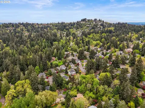 3327 SW Arnold Heights Terrace Portland OR 97219