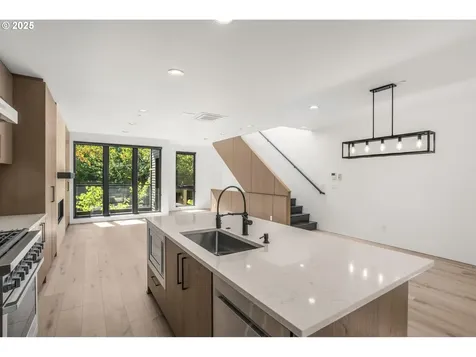 1845 NW 28th Avenue Portland OR 97210