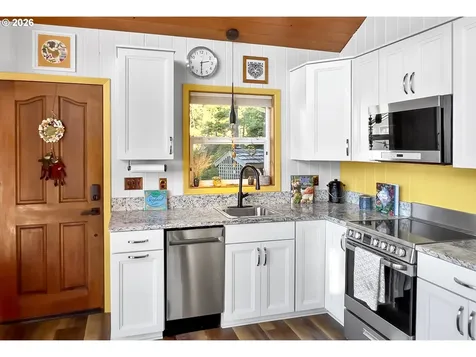 3413 NW Hidden Lake Drive Waldport OR 97394