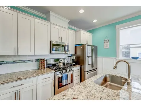 2442 SW Dune Avenue Lincoln City OR 97367