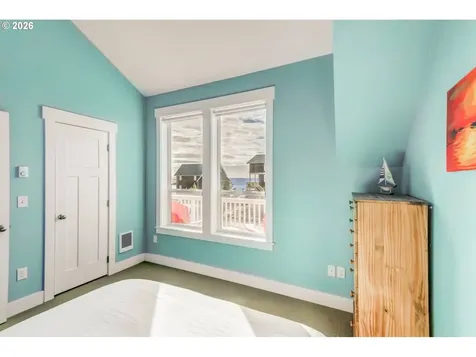 2442 SW Dune Avenue Lincoln City OR 97367