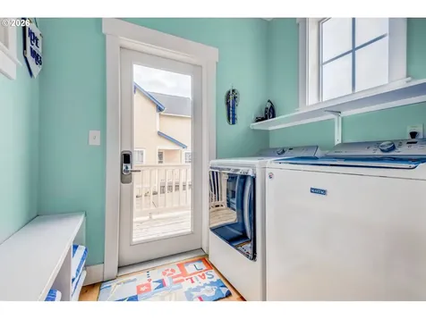 2442 SW Dune Avenue Lincoln City OR 97367