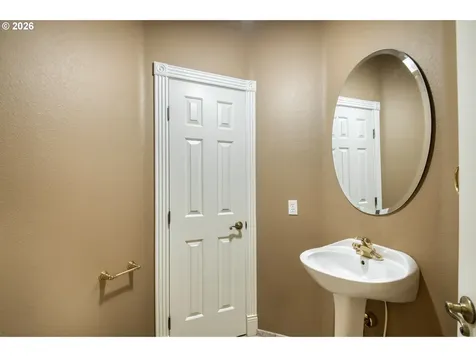 9583 NW Randall Lane Portland OR 97229