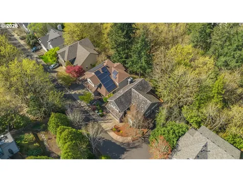 9583 NW Randall Lane Portland OR 97229