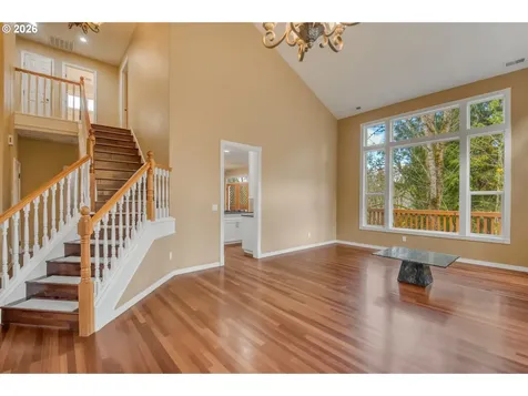 9583 NW Randall Lane Portland OR 97229