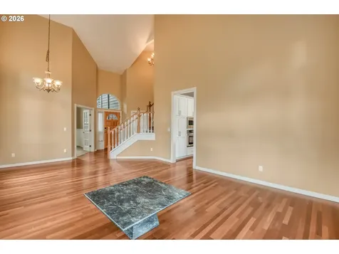 9583 NW Randall Lane Portland OR 97229
