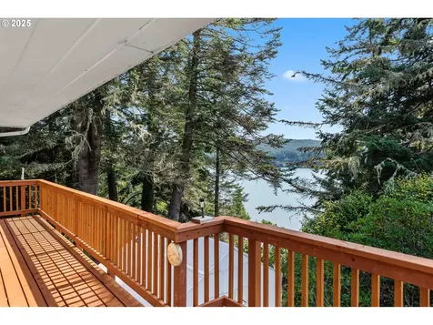 67182 W Westview Road North Bend OR 97459