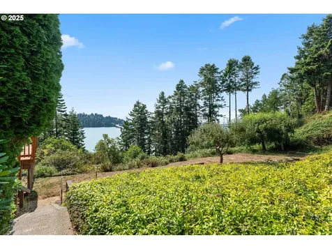 67182 W Westview Road North Bend OR 97459