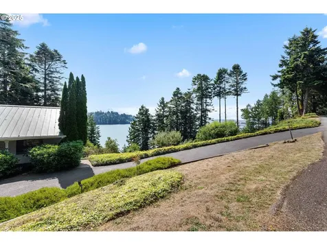 67182 W Westview Road North Bend OR 97459