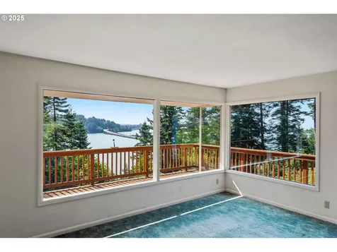 67182 W Westview Road North Bend OR 97459