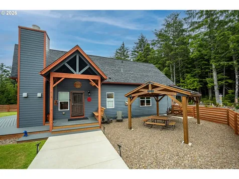 810 SW Wakeetum Street Waldport OR 97394
