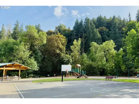 2250 River Heights Circle West Linn OR 97068