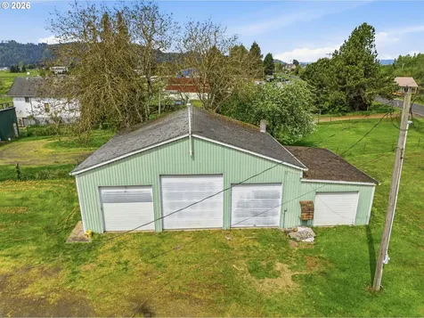 77 S Welcome Slough Road Cathlamet WA 98612