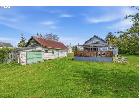 77 S Welcome Slough Road Cathlamet WA 98612