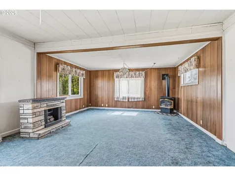 77 S Welcome Slough Road Cathlamet WA 98612