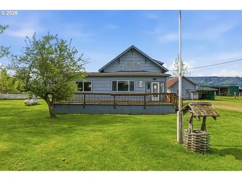 77 S Welcome Slough Road Cathlamet WA 98612