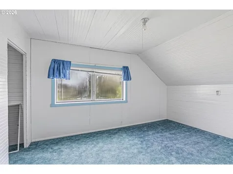 77 S Welcome Slough Road Cathlamet WA 98612