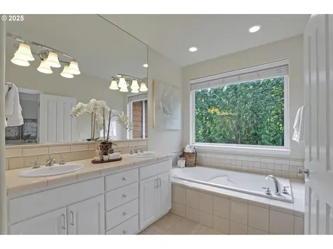 9728 NW Kaylee Street Portland OR 97229