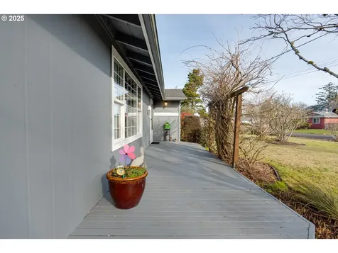 143 SW Birch Avenue Warrenton OR 97146