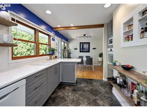 903 NE 127th Avenue Portland OR 97230