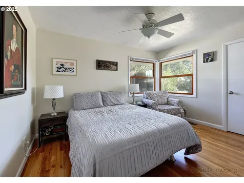 903 NE 127th Avenue Portland OR 97230