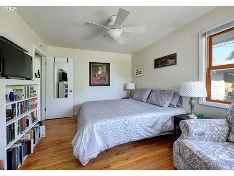903 NE 127th Avenue Portland OR 97230
