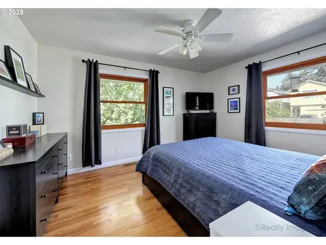 903 NE 127th Avenue Portland OR 97230