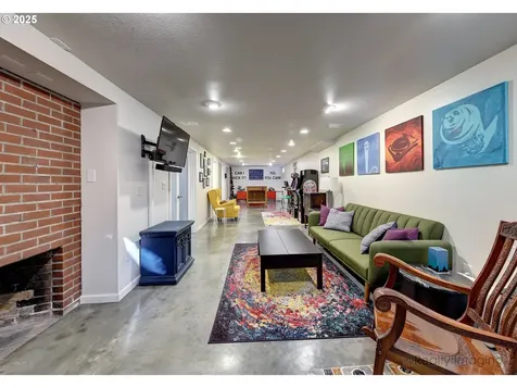 903 NE 127th Avenue Portland OR 97230