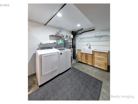 903 NE 127th Avenue Portland OR 97230