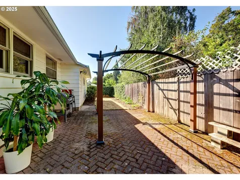903 NE 127th Avenue Portland OR 97230
